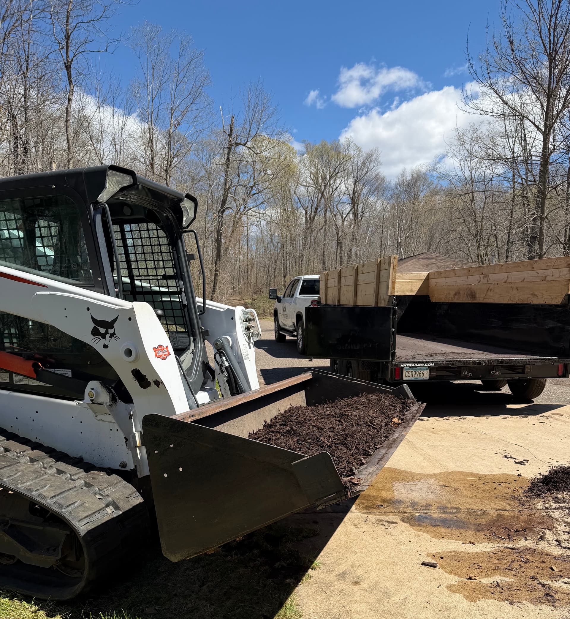 How the Right Equipment Makes Mulch Installation Fast and Clean image